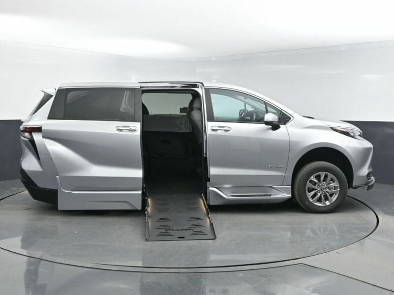 2025 Toyota Sienna