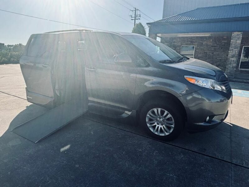 2016 Toyota Sienna