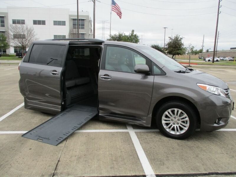 2016 Toyota Sienna