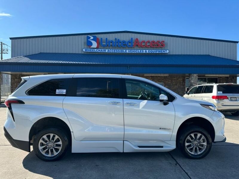 2022 Toyota Sienna Hybrid