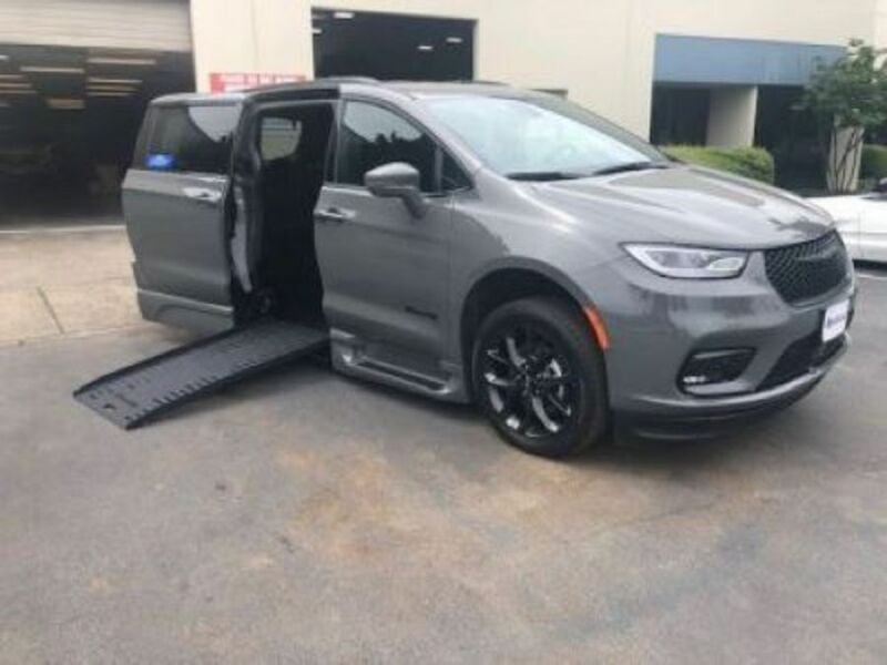 2024 Chrysler Pacifica