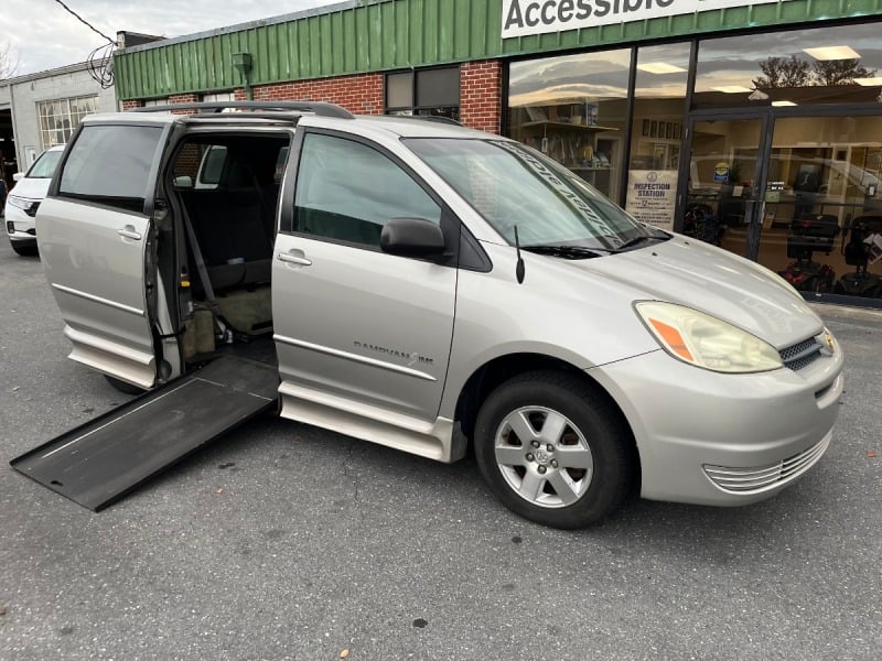 2004 Toyota Sienna